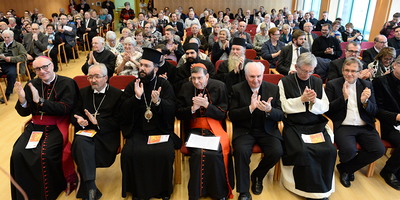 'Hotspot der Ökumene' in Österreich. Neben dem Kurienkardinal sprachen auch der griechisch-orthodoxe Metropolit Arsenios Kardamakis und der evangelische Superintendent Manfred Koch bei der Festakademie in der Wirtschaftskammer. 
