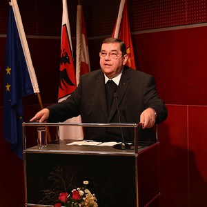 Ehrenring an Pfarrer Mag. Wilhelm A. Ringhofer