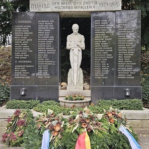 Kriegerdenkmal.