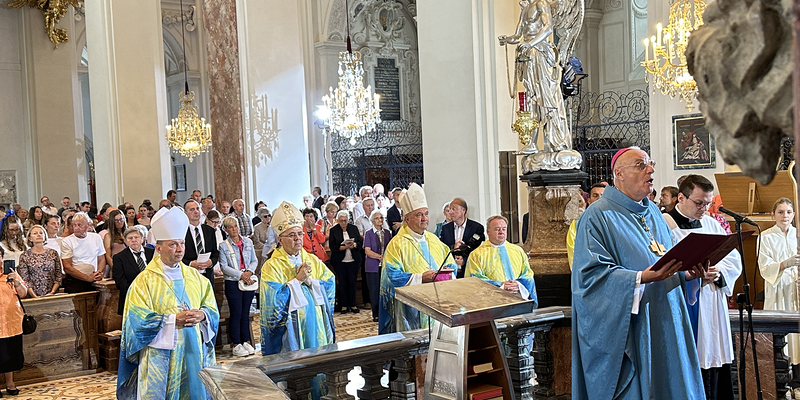 Gemeinsam mit Diözesanbischof Ägidius J. Zsifkovics nahmen auch die Bischöfe Bože Radoš, Weihbischof Jozef Halko, Bischof Andras Veres, Bischof Janos Szekely sowie der steirische Bischof Wilhelm Krautwaschl an der Wallfahrt teil