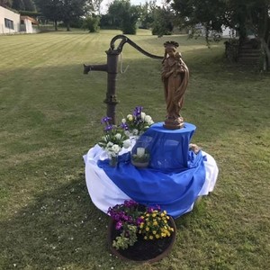 Maiandacht im Pfarrgarten