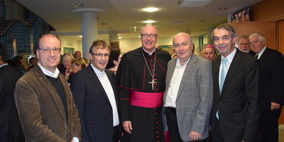 Bischof Ägidius J. Zsifkovics mit den Vorstandmitgliedern der St. Martinus-Gemeinschaft (von links): Hannes Artner (Schriftführer), Generalvikar Martin Korpitsch (Obmann), Bischof Zsifkovics, Leo Führer (Obmann-Stv) und Karl Woditsch (Kassier).