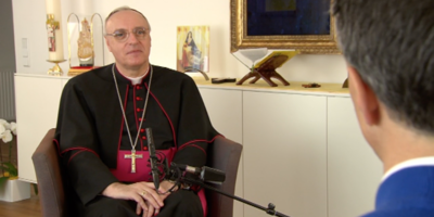 Diözesanbischof Zsifkovics reflektiert im ORF-Osterinterview die Herausforderungen durch die Corona-Pandemie und zeigt die Bedeutung von Einheit, Solidarität und Hoffnung auf.