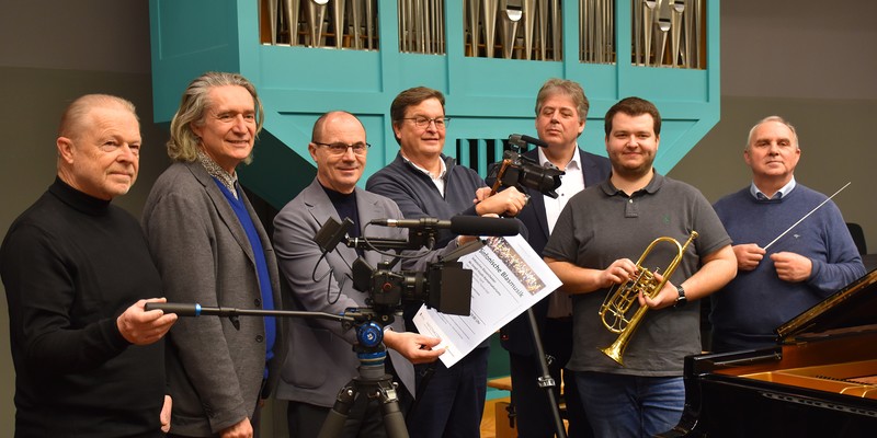 Große Freude über die Kooperation bei allen Beteiligten.