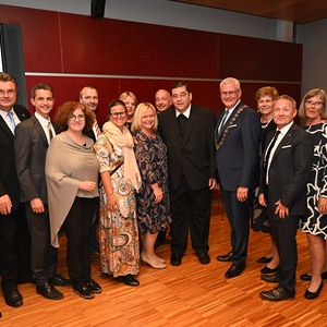 Ehrenring an Pfarrer Mag. Wilhelm A. Ringhofer