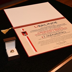 Ehrenring an Pfarrer Mag. Wilhelm A. Ringhofer