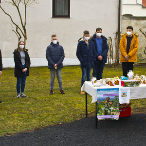 Firmlinge mit Suppe im Glas