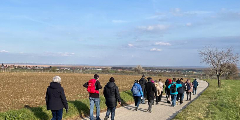 Die St. Martinus-Gemeinschaft Eisenstadt lädt am Sonntag, 26. März 2023, zum Start ins Pilgerjahr auf den Martinusweg von Kobersdorf nach Markt St. Martin ein.