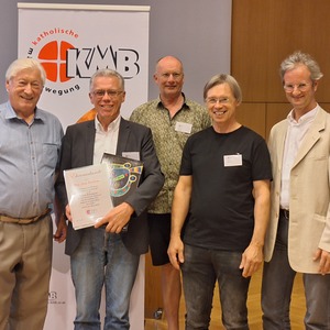 v.l.n.r.) Vinzenz Jobst (stv. Vorsitzender der KMBÖ und KMB-Diözesanobmann), Josef Pumberger (scheidender Generalsekretär der KMBÖ), Pfr. Mag. Andreas Jakober (geistlicher Assistent der KMBÖ), Bernhard Steiner (stv. Vorsitzender der KMBÖ), Michael Ju