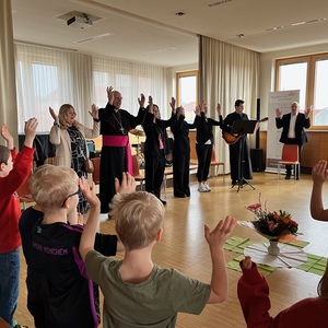 Bischöfliche Visitation der Volksschule Eisenstadt