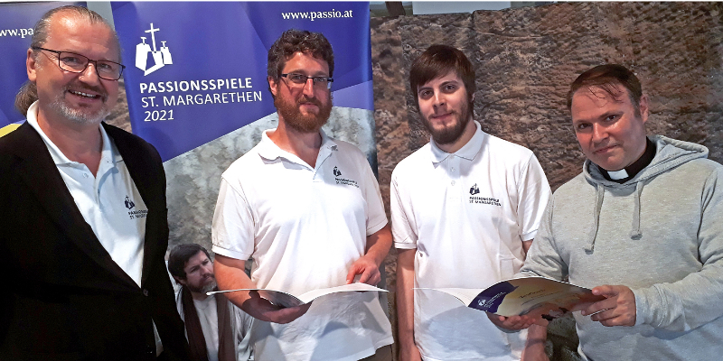 Spielleiter Pfarrer Richard Geier, die Jesusdarsteller Rupert Kugler und Andreas Schalling sowie Regisseur Militärdekan Alexander M. Wessely.