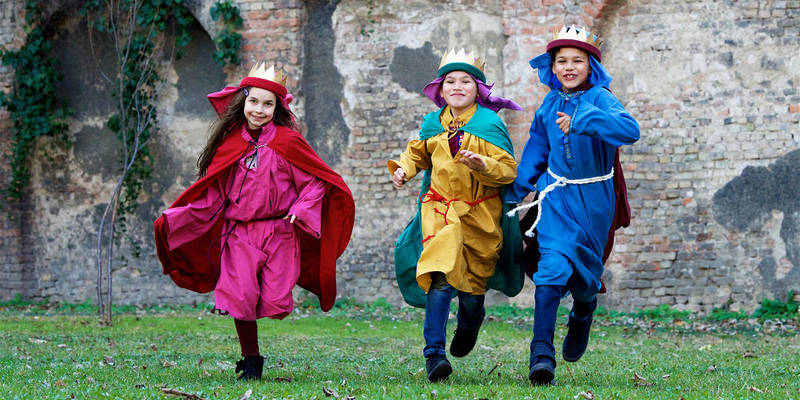 Sternsinger:innen erlaufen Spendenrekord. Weitere Fotos zur honorarfreien Verwendung: https://www.dka.at/presse