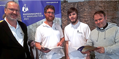 Spielleiter Pfarrer Richard Geier, die Jesusdarsteller Rupert Kugler und Andreas Schalling sowie Regisseur Militärdekan Alexander M. Wessely.