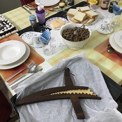 Der Frühstückstisch des Jubilars Mar Mathew Arackal an seinem 19. Weihetag