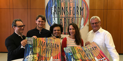 Gemeinsam moderner Kunst Raum geben: Bischofssekretär und Diözesansprecher Dominik Orieschnig, Schriftsteller Thomas Sailer, das Künstlerpaar Victor Sales und Nora Demattio sowie Eisenstadts Bürgermeister Thomas Steiner (v.l.n.r,) 