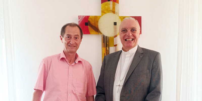 Diözesanbischof Ägidius Zsifkovics danke Engelbert Marakovits für sein langjähriges Engagement 