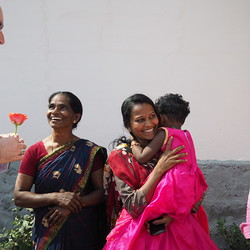 Neue Hoffnung für obdachlose Familien: Dank Hilfe aus der Diözese Eisenstadt hat diese Familie wieder ein Dach über dem Kopf