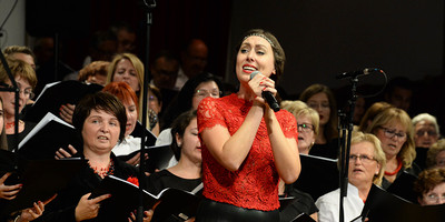 Stimmgewaltige BurgenlandkroatInnen aus drei Ländern singen für ein Europa starker Identitäten