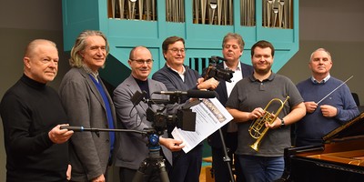 Große Freude über die Kooperation bei allen Beteiligten.