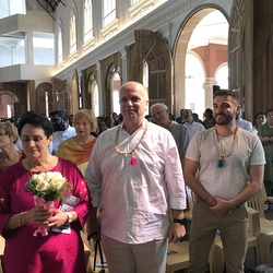 Die burgenländischen Pilger freuen sich mit der Gemeinde