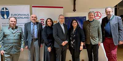 Die Vortragenden mit Generalvikar Michael Wüger und der Organisationsverantwortlichen Birgit Prochazka.  V.l.n.r.: Militärdekan Alexander M. Wessely, Hans Göttel, Leylya Strobl, Peter Harold und Karl Habsburg-Lothringen.