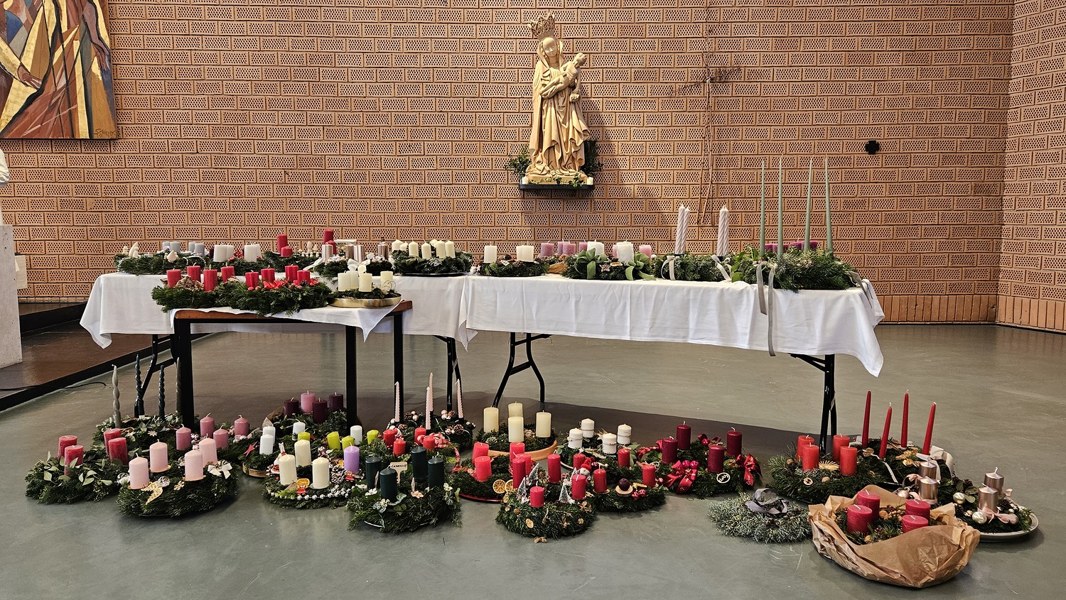 Adventkränze zur Segnung