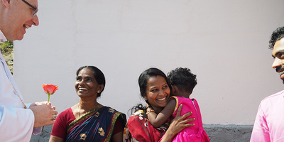 Neue Hoffnung für obdachlose Familien: Dank Hilfe aus der Diözese Eisenstadt hat diese Familie wieder ein Dach über dem Kopf