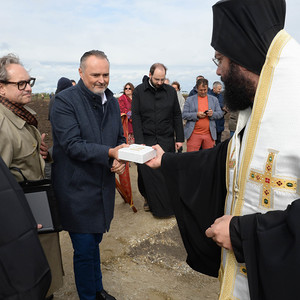 Landeshauptmann Doskozil legte ein Element des Grundsteins