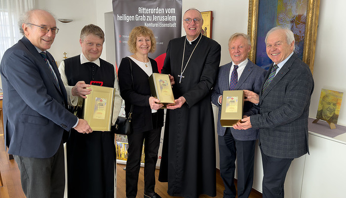 Delegation der Grabesritter beim Diözesanbischof. Von links: Christian Preschitz, P. Michael Weiss OCist (Prior), Elisabeth Preschitz (Leitende Komturdame), Diözesanbischof Ägidius J. Zsifkovics, Franz Fischer, Friedrich Luisser (Komtureisekretär).