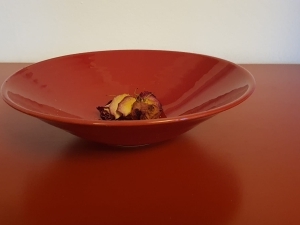 Diese Schale ist ein Geschenk der LehrgangsteilnehmerInnen „solidaritätsstiftendes Lernen, caritativ handeln“ – extra für das Leitungsteam angefertigt : )