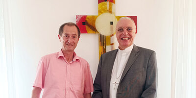 Diözesanbischof Ägidius Zsifkovics danke Engelbert Marakovits für sein langjähriges Engagement 