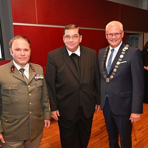 Ehrenring an Pfarrer Mag. Wilhelm A. Ringhofer