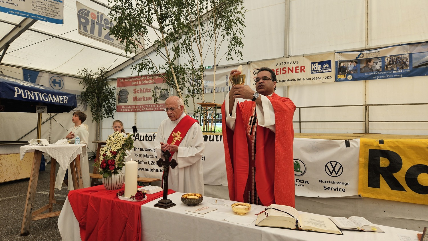 Hl. Messe im Festzelt des Burschenvereines