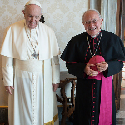 Papst Franziskus und Aldo Cavalli, Apostolischer Visitator für Medjugorje in Bosnien-Herzegowina, am 17. Dezember 2021 im Vatikan.