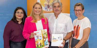 vlnr.: Leylya Strobl (Koordination Omadienst), Landesrätin Daniela Winkler, Alfred Handschuh (Vorsitzender Kath. Familienverband), Sabine Neuberger (GF Kath. Familienverband)