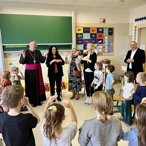 Bischöfliche Visitation der Volksschule Eisenstadt