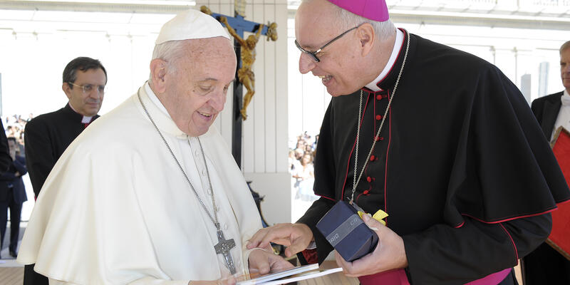 Bischof Ägidius Zsifkovics bei der Generalaudienz mit Papst Franziskus